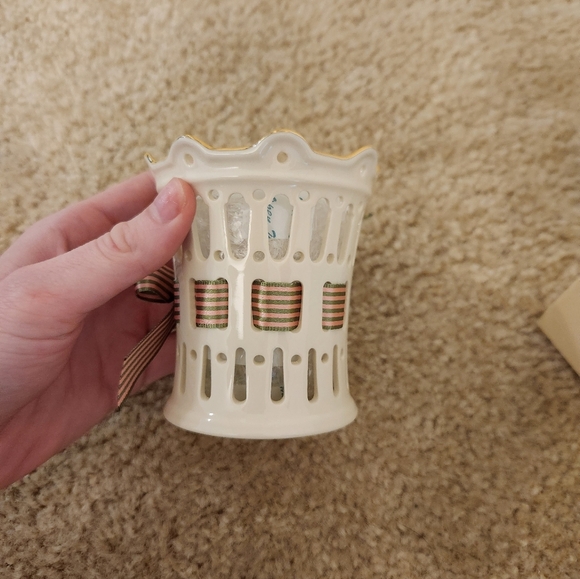 Lenox Pierced Ribbon Votives Set of 2 with Box - Picture 5 of 5